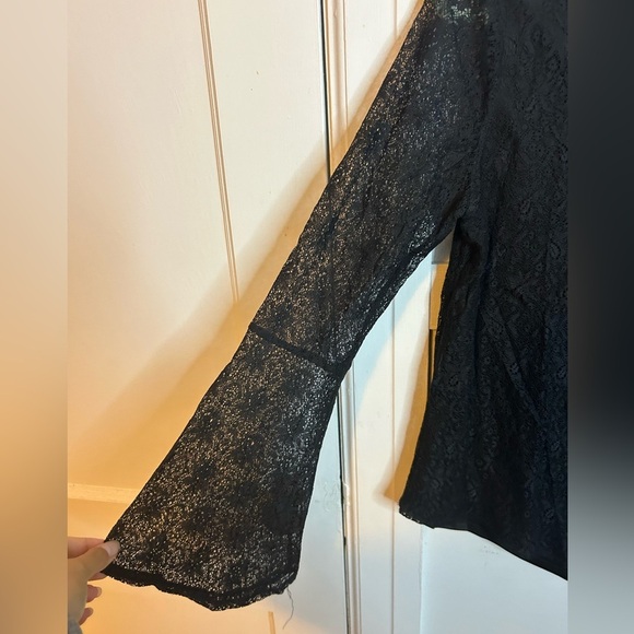 Emelee Black Lace Bell Sleeve Blouse - Picture 5 of 5